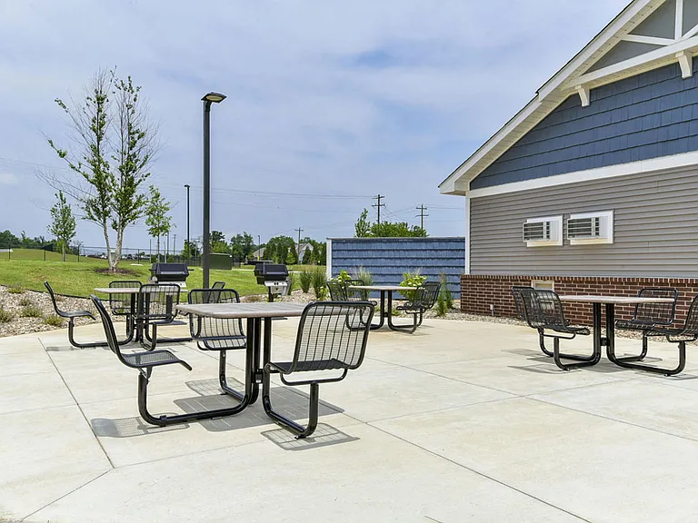 Eagle Ridge Apartment Homes — Photo 44