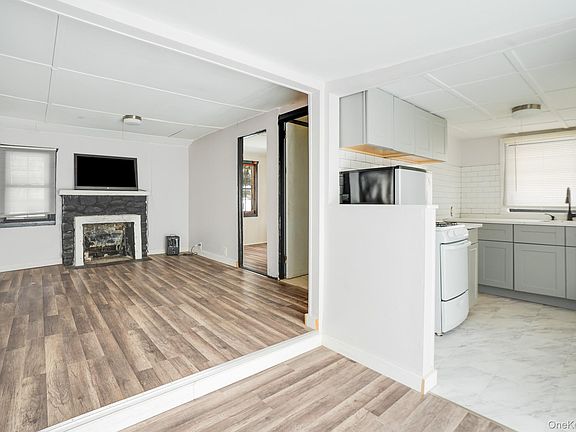 5th image of 50 Woodland Circle S