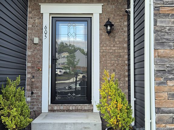 3rd image of 605 Alessia Ct