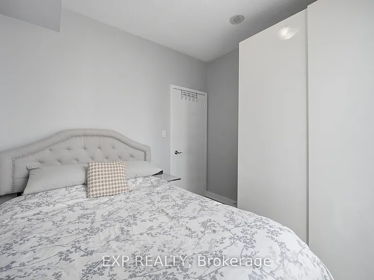 126 Simcoe St #1907 — Photo 27
