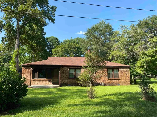 822 Waco St, Camden, AR 71701