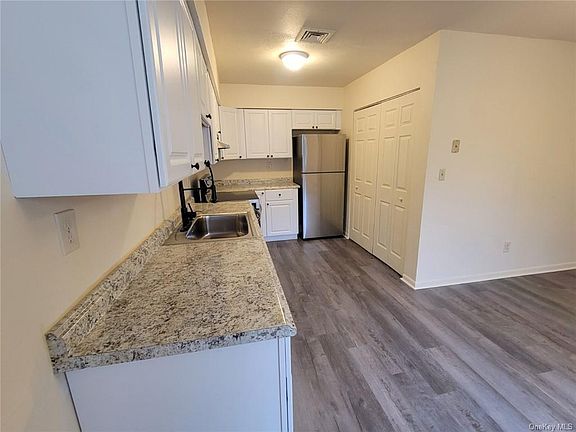 5th image of 7 Charlotte Mews