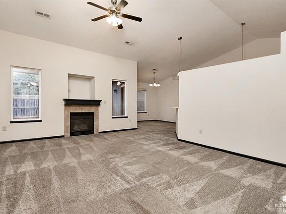 3rd image of 903 Coyote Dr