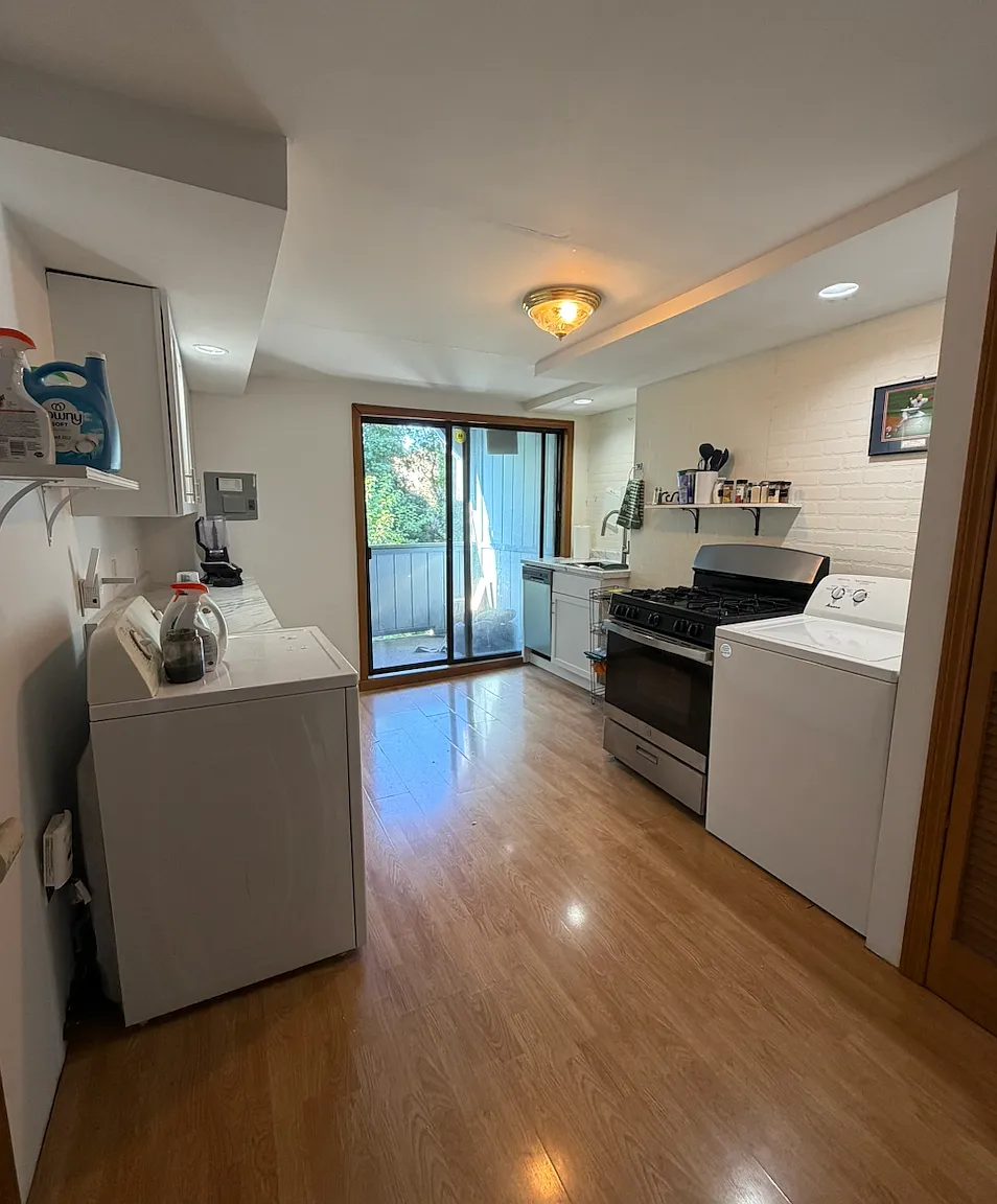 3 bed, 1200 sqft, $4,000 — Photo 3