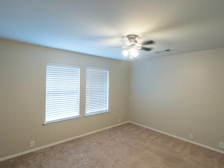 2215 Canterbury Park Dr — Photo 11
