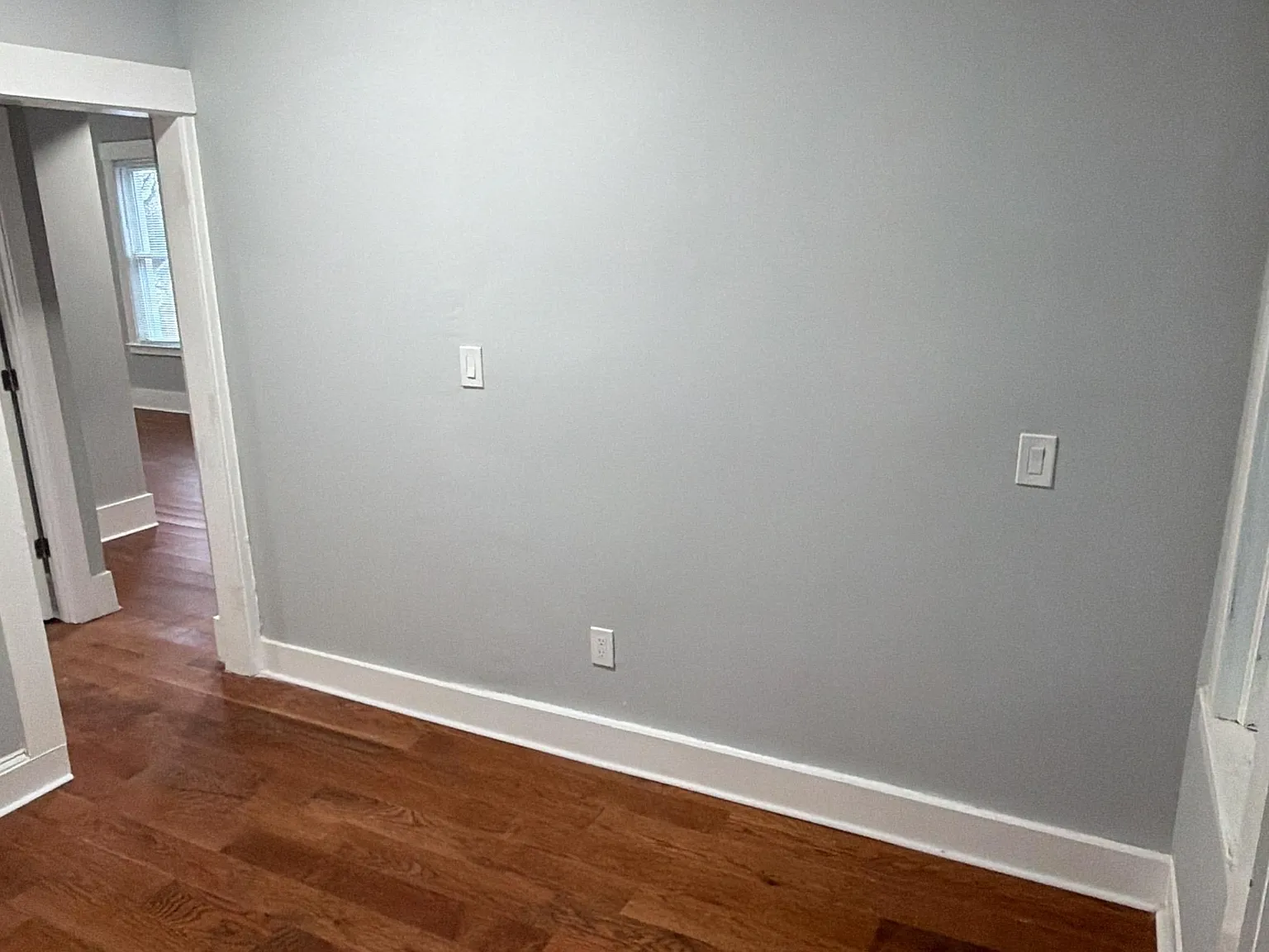 3 bed, 1036 sqft, $2,000 — Photo 2
