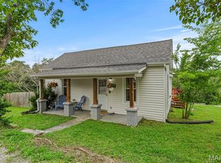 302 Bogy St, De Soto, MO 63020