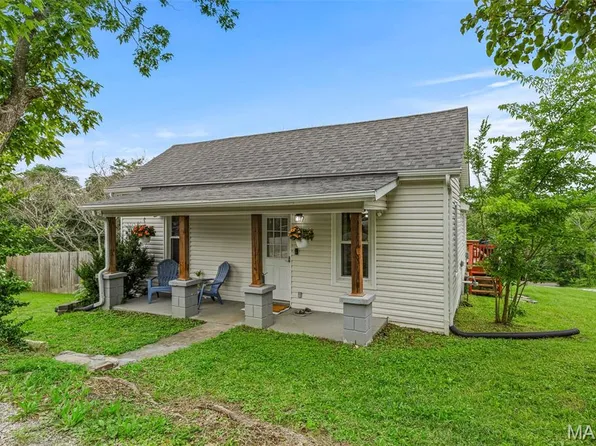 302 Bogy St, De Soto, MO 63020