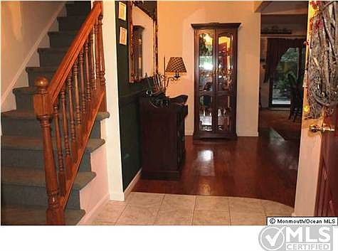 5th image of 1027 Bay Ave