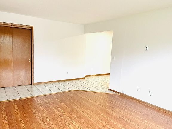 5th image of 4126 Laramie Ln #4