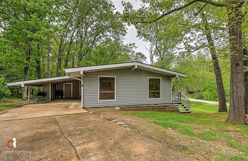 1st image of 2 Wentworth Dr