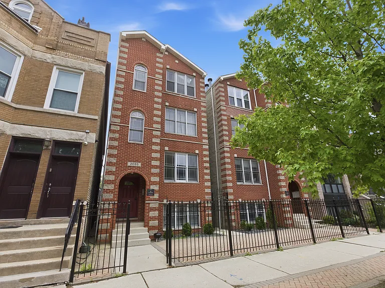 2033 W Huron St #3 — Photo 8