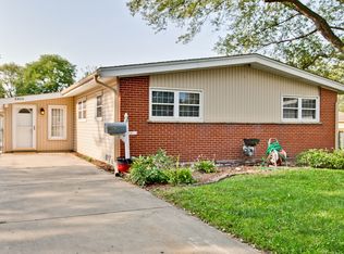 3915 Gull Ct, Rolling Meadows, IL 60008