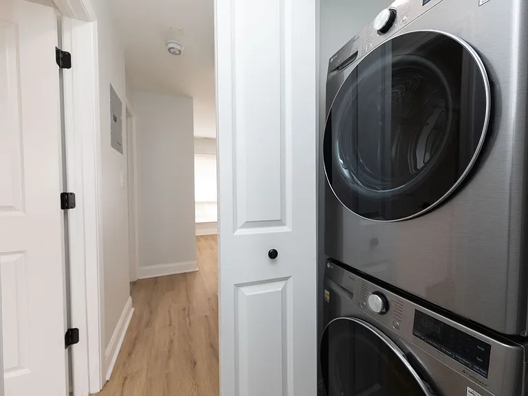 Washer/Dryer in-unit