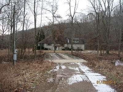 2nd image of 184 Brook Bend Ln