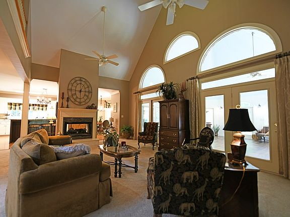 3rd image of 245 Brookfield Dr