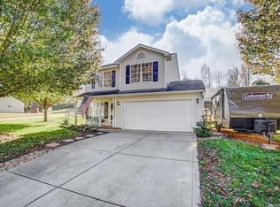 1304 River Run Dr, Lowell, NC 28098