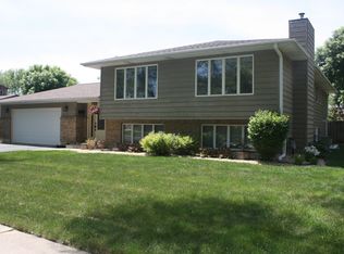 572 Longview Dr, Antioch, IL 60002