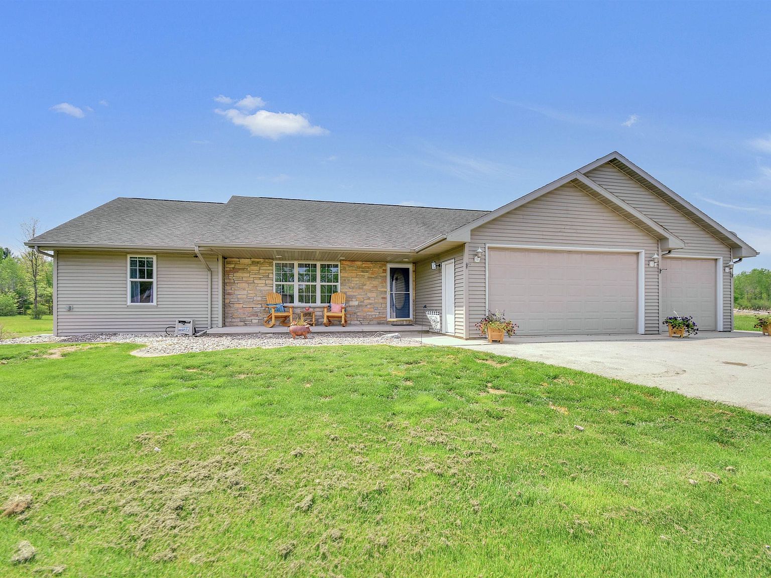 3845 Glory Sue Ct, Suamico, WI 54173 Zillow