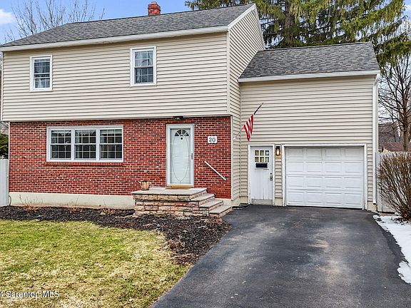 2nd image of 20 Westmoor Pl