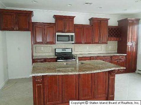 4th image of 155 Cromwell Ave