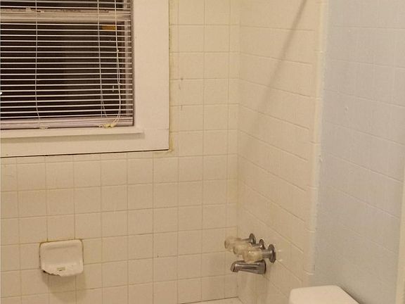 2nd image of 602 E 67th St