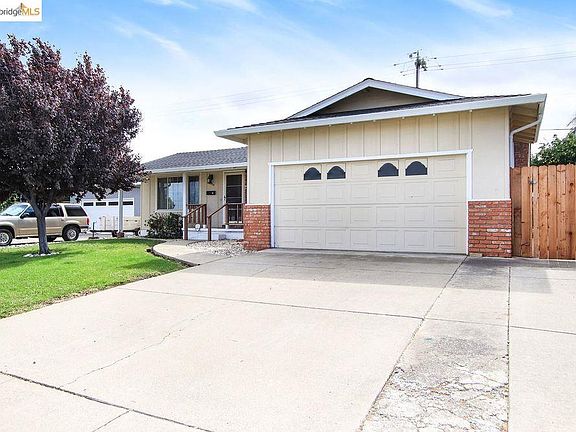 3rd image of 1508 Hill Dr
