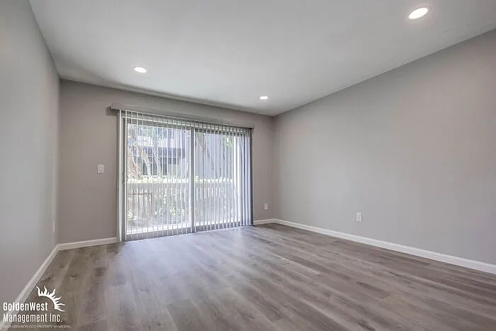 6357 Rancho Mission Rd #5 — Photo 11
