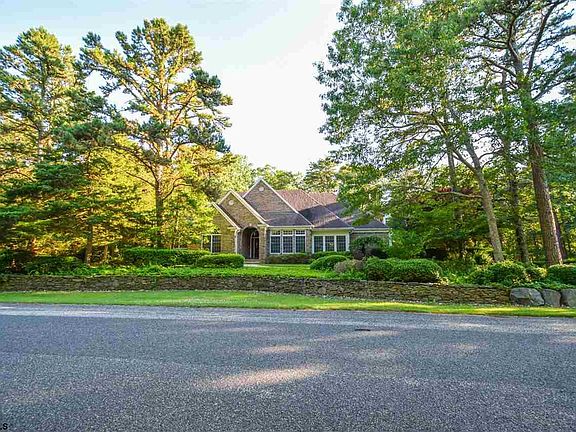 4th image of 632 Lost Pine Way