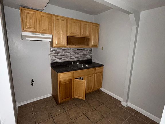 5th image of 356-355 Stuyvesant Ave #2B