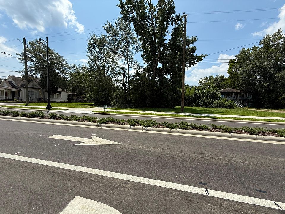 1st image of 609-613 Hall Ave