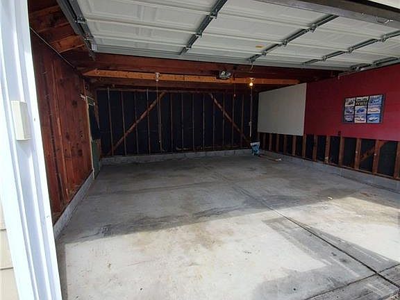 3rd image of 145 Pasadena Ave
