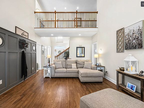 3rd image of 10 Kimbrells Cove Ln