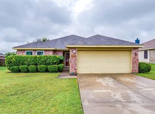 825 Edgehill Rd, Burleson, TX 76028