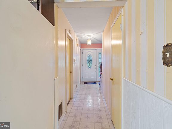 2nd image of 212 Lafayette Dr