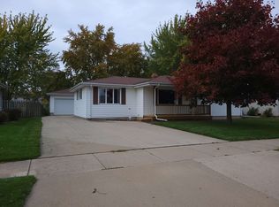 951 Byrd Ave, Neenah, WI 54956