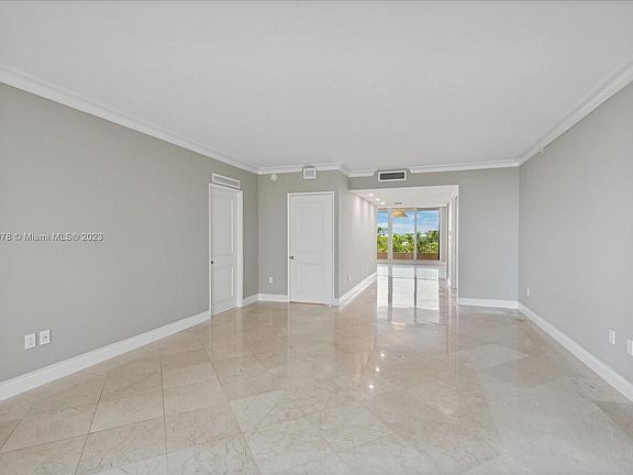 3rd image of 789 Crandon Blvd APT 505