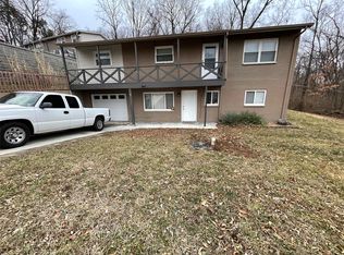1009 Woodland Trails Ct, Fenton, MO 63026