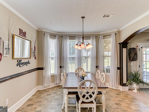 5th image of 1661 Cedar Hill Dr