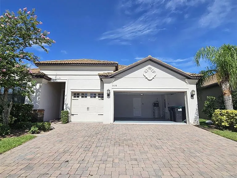 2628 Atherton Dr — Photo 2