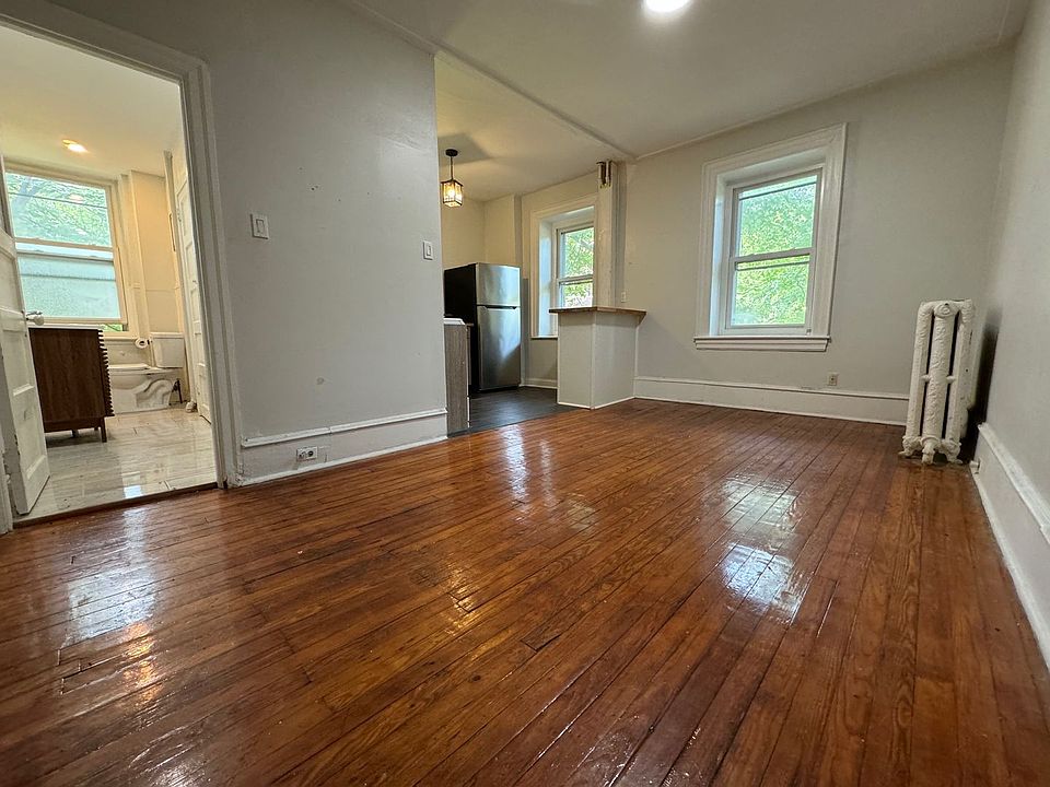 1st image of 6500 Lincoln Dr #3W