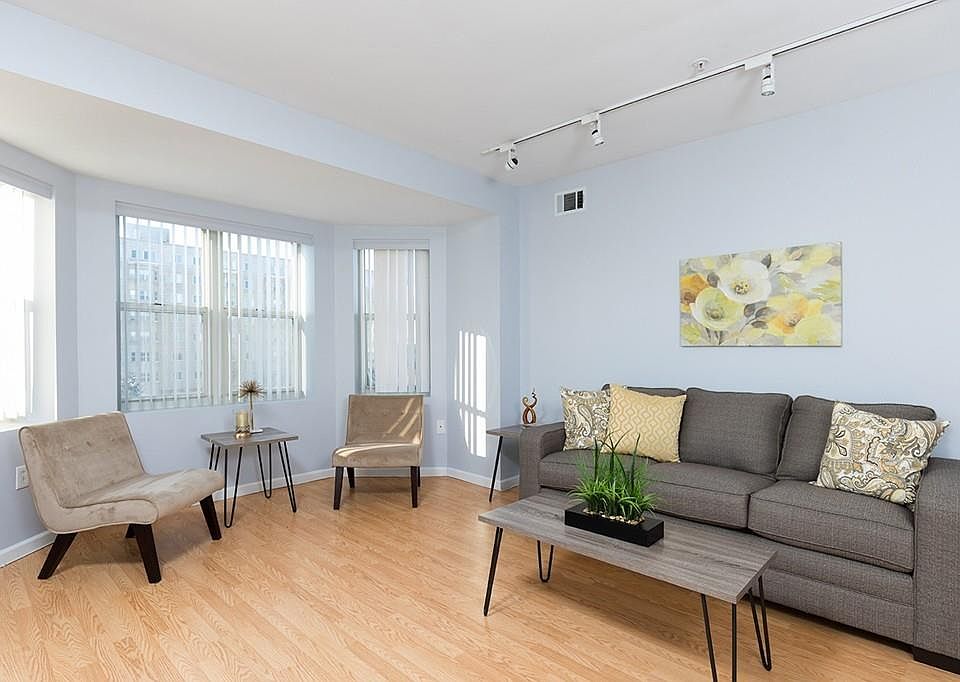 1st image of 1 Cityview Ln Unit 406