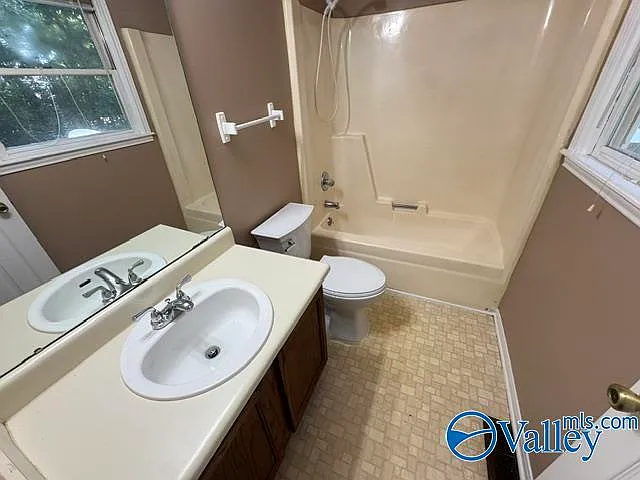 389 Oakland Rd — Photo 26