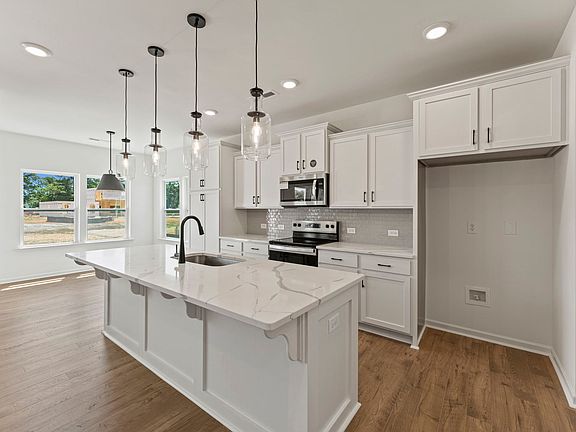 4th image of 109 Benson Village Dr