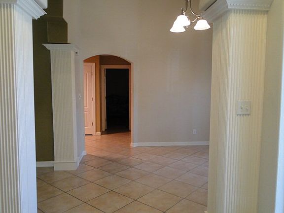 2nd image of 924 Pine Bluff Dr