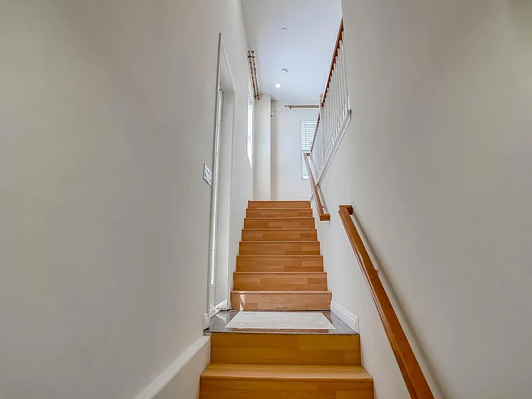 15 Alta St #D — Photo 3