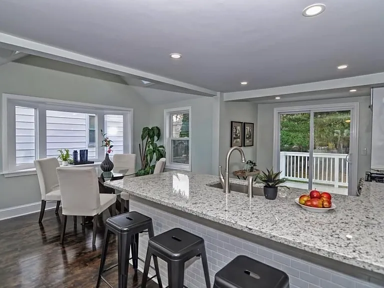 65 Brentwood St — Photo 4