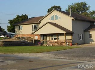 101 N 7th St, Roanoke, IL