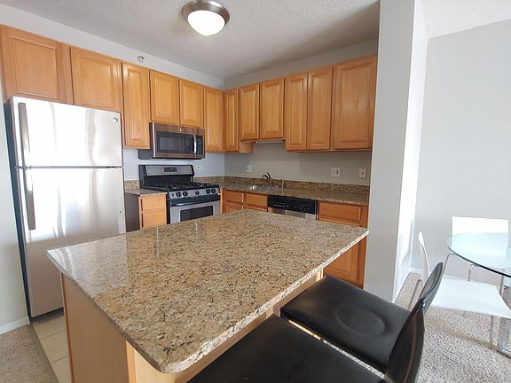 3rd image of 547 N Dearborn St #3206W