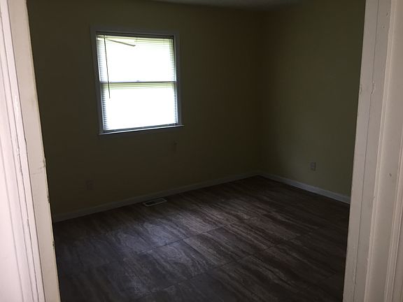 5th image of 107-4 Shiloh Dr